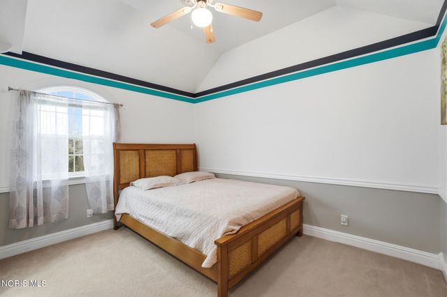 300 W Sawmill Road, Findlay, OH 45840