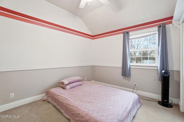 300 W Sawmill Road, Findlay, OH 45840