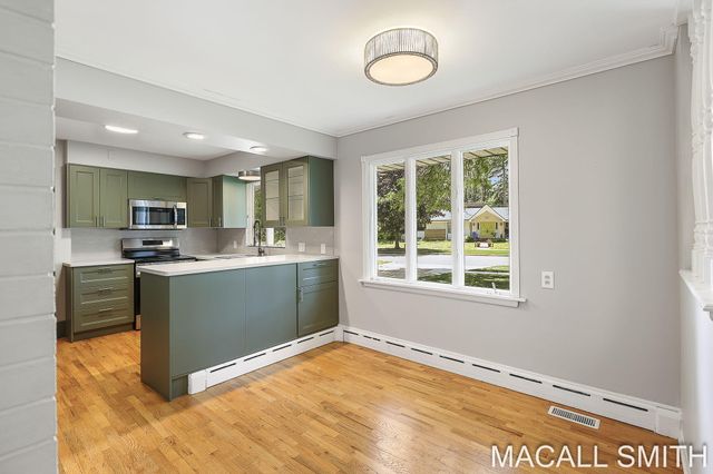 339 Wildwood Drive, Holland City, MI 49423