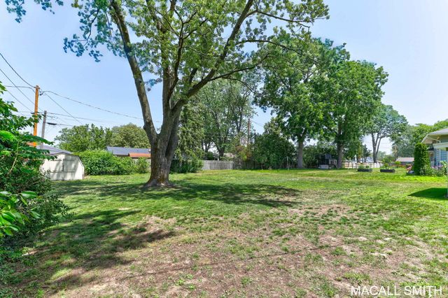 339 Wildwood Drive, Holland City, MI 49423