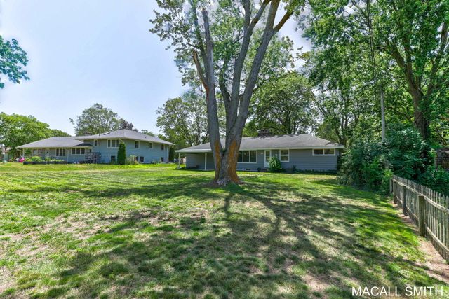 339 Wildwood Drive, Holland City, MI 49423