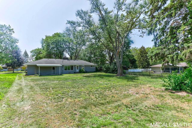 339 Wildwood Drive, Holland City, MI 49423