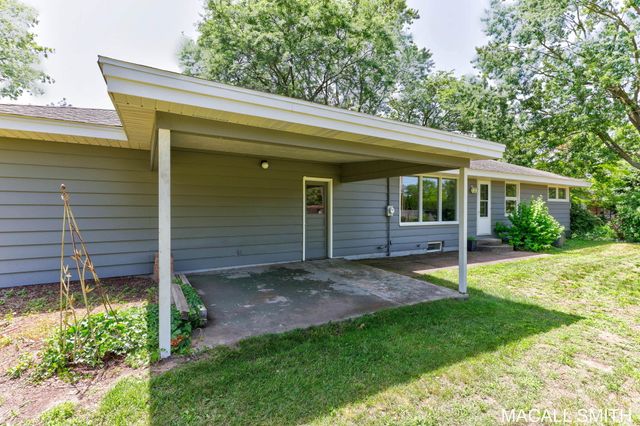 339 Wildwood Drive, Holland City, MI 49423