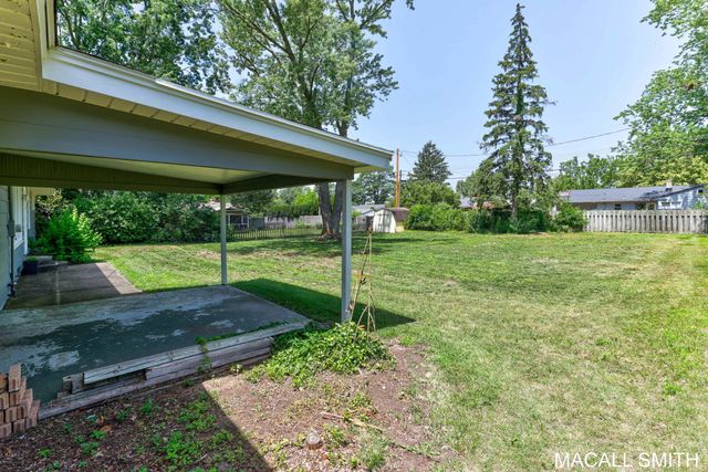 339 Wildwood Drive, Holland City, MI 49423