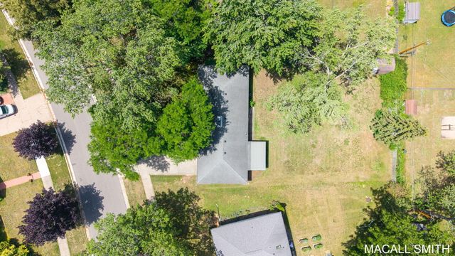 339 Wildwood Drive, Holland City, MI 49423