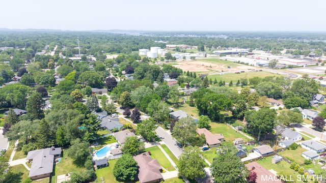 339 Wildwood Drive, Holland City, MI 49423