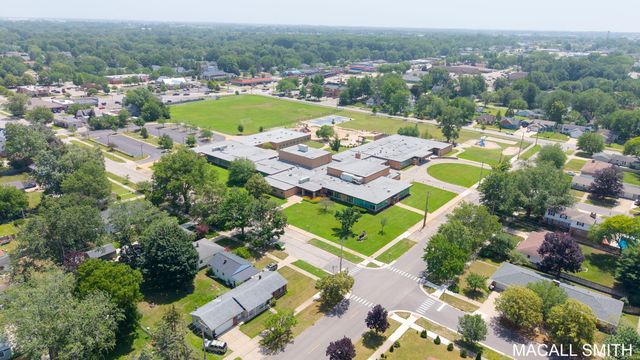 339 Wildwood Drive, Holland City, MI 49423