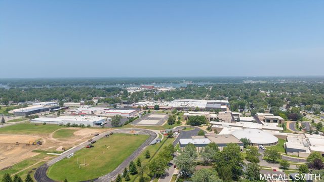 339 Wildwood Drive, Holland City, MI 49423