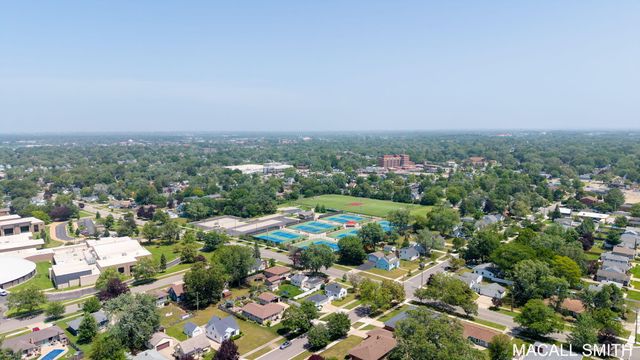 339 Wildwood Drive, Holland City, MI 49423