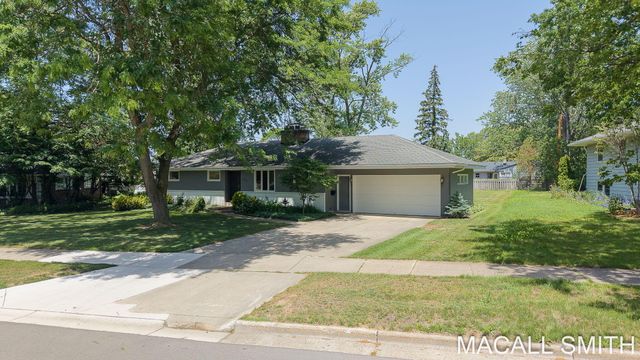 339 Wildwood Drive, Holland City, MI 49423