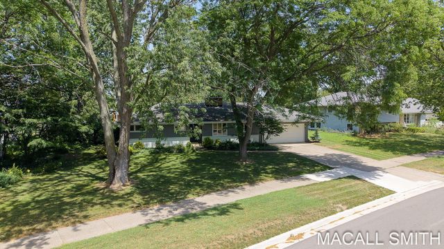 339 Wildwood Drive, Holland City, MI 49423