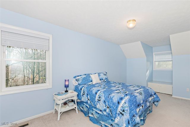 8730 Lake In The Woods Trail, Chagrin Falls, OH 44023