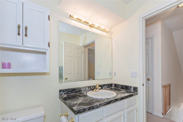 8730 Lake In The Woods Trail, Chagrin Falls, OH 44023