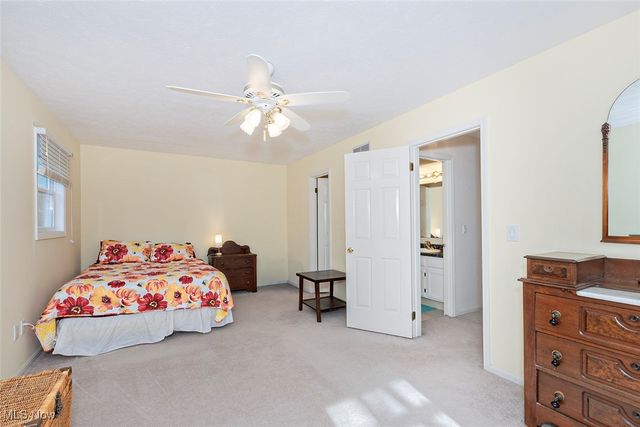 8730 Lake In The Woods Trail, Chagrin Falls, OH 44023