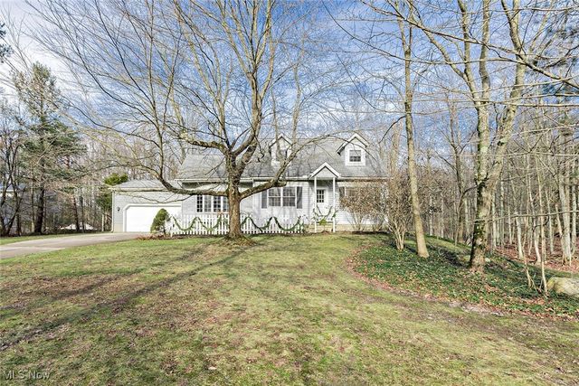8730 Lake In The Woods Trail, Chagrin Falls, OH 44023