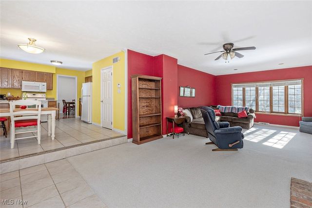 8730 Lake In The Woods Trail, Chagrin Falls, OH 44023