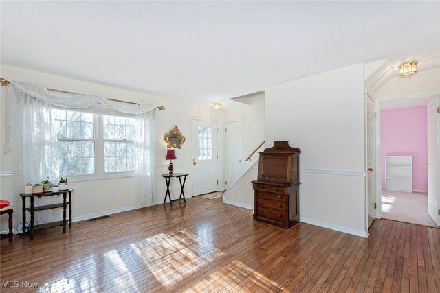 8730 Lake In The Woods Trail, Chagrin Falls, OH 44023