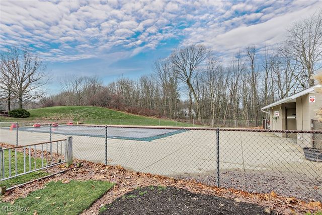 8730 Lake In The Woods Trail, Chagrin Falls, OH 44023