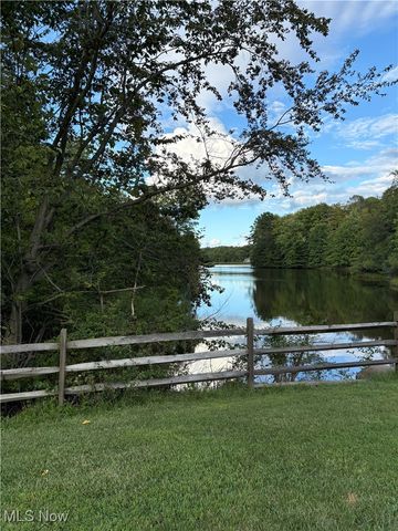 8730 Lake In The Woods Trail, Chagrin Falls, OH 44023