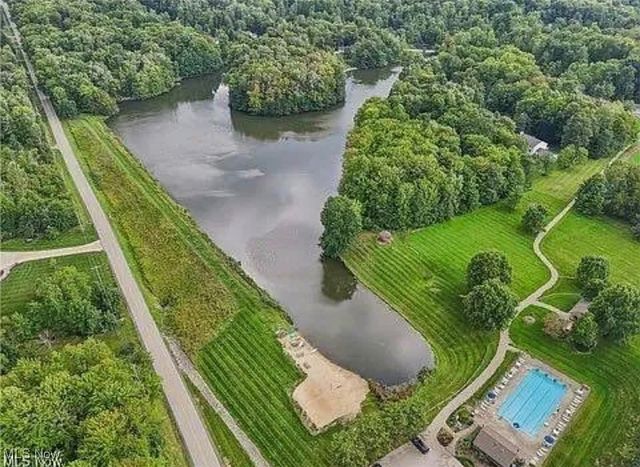 8730 Lake In The Woods Trail, Chagrin Falls, OH 44023