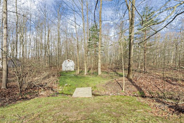 8730 Lake In The Woods Trail, Chagrin Falls, OH 44023
