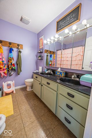 611 Clydesdale Lane, Bargersville, IN 46106