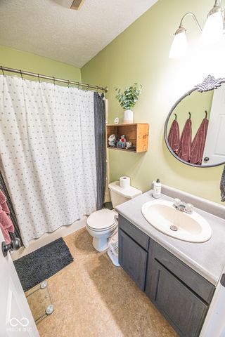 611 Clydesdale Lane, Bargersville, IN 46106