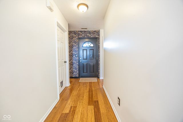 611 Clydesdale Lane, Bargersville, IN 46106