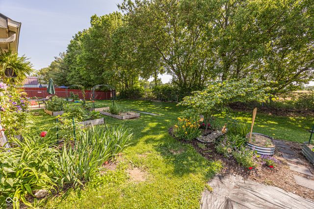 611 Clydesdale Lane, Bargersville, IN 46106