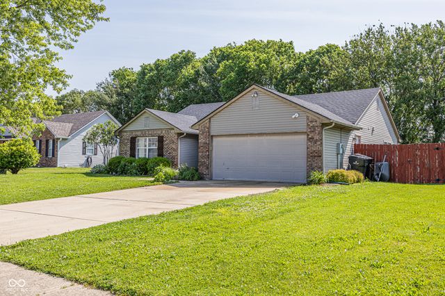 611 Clydesdale Lane, Bargersville, IN 46106