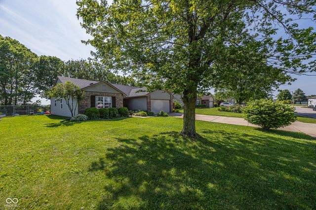 611 Clydesdale Lane, Bargersville, IN 46106