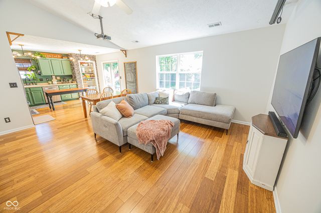 611 Clydesdale Lane, Bargersville, IN 46106