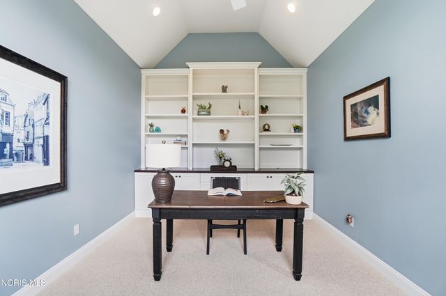 5853 Green Ivy Lane, Monclova, OH 43542