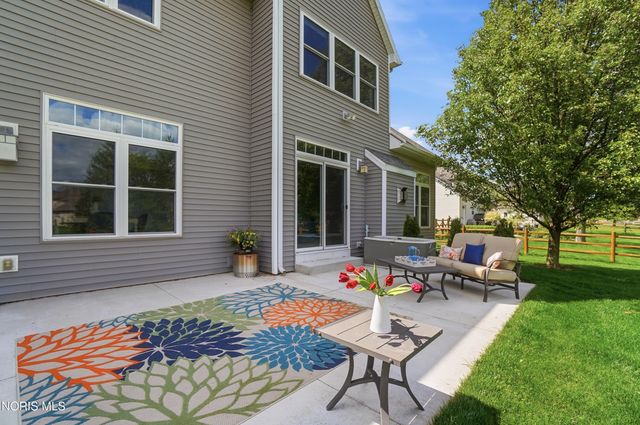5853 Green Ivy Lane, Monclova, OH 43542