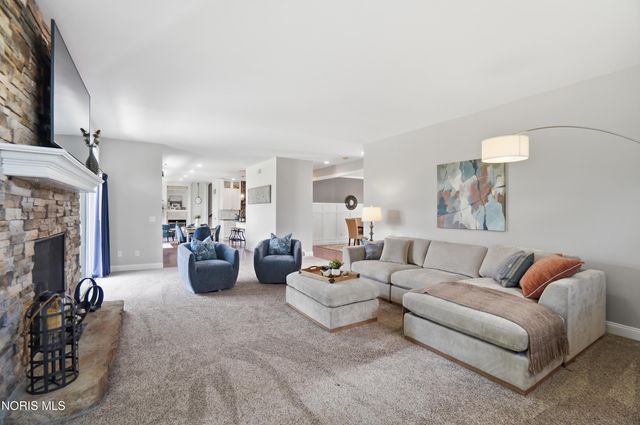 5853 Green Ivy Lane, Monclova, OH 43542
