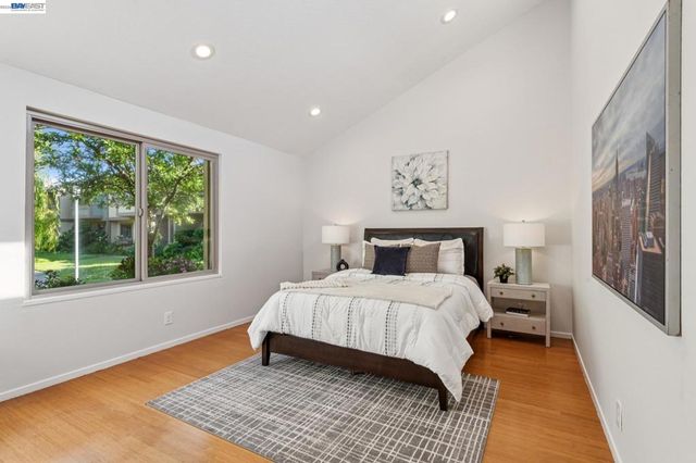 1118 Bismarck Ln, Alameda, CA 94502