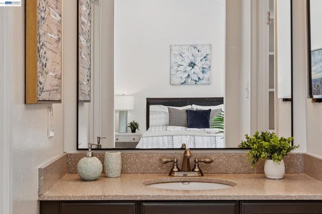 1118 Bismarck Ln, Alameda, CA 94502
