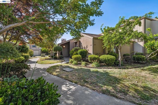 1118 Bismarck Ln, Alameda, CA 94502