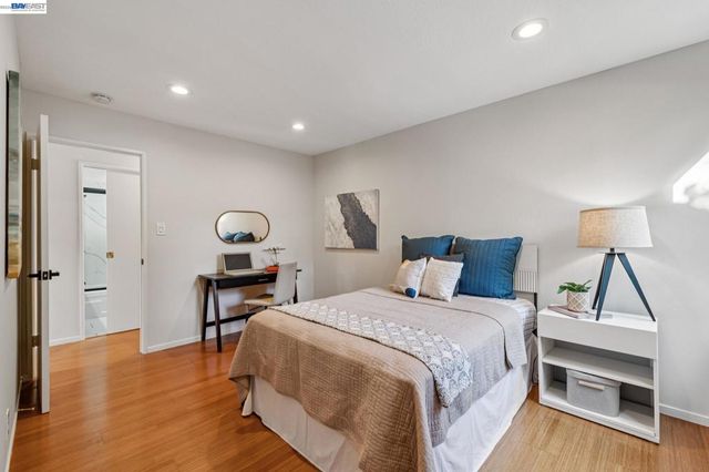 1118 Bismarck Ln, Alameda, CA 94502