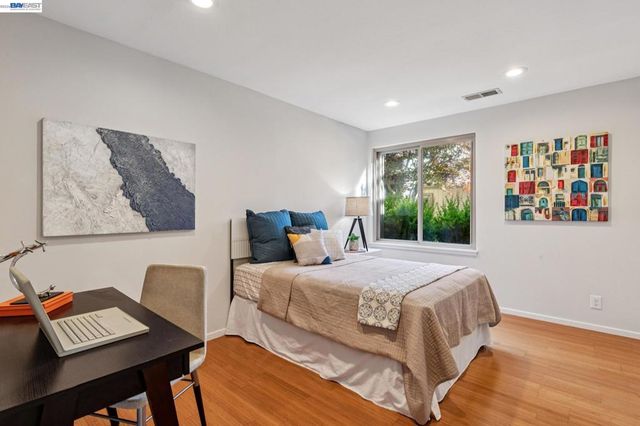 1118 Bismarck Ln, Alameda, CA 94502