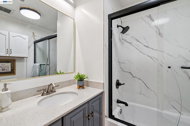 1118 Bismarck Ln, Alameda, CA 94502