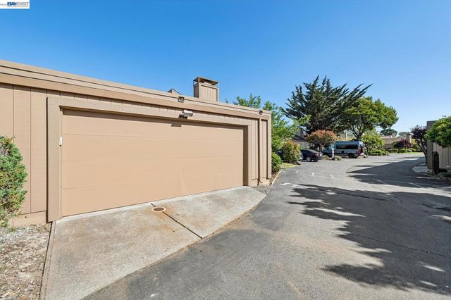 1118 Bismarck Ln, Alameda, CA 94502