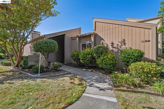 1118 Bismarck Ln, Alameda, CA 94502