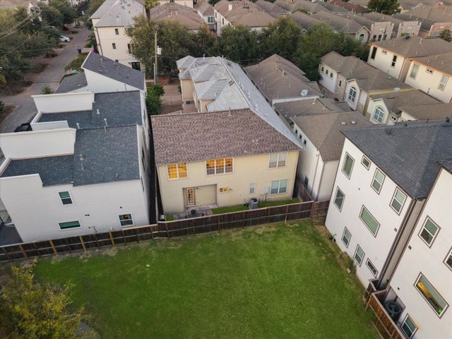 5949 Kiam Street B, Houston, TX 77007