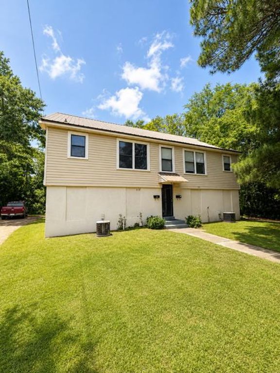912 S Oates St., Dothan, AL 36301