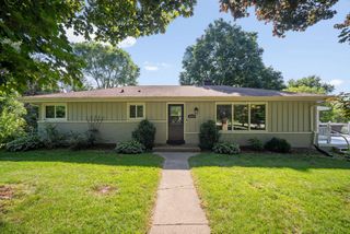 8220 S 68th STREET, Franklin, WI 53132