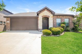 11913 Rustling Oaks Drive, Fort Worth, TX 76036