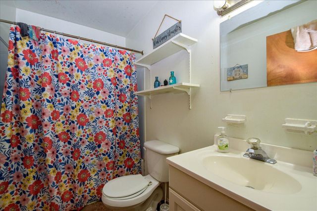 2020, 2022 Courtland RD NE, Roanoke, VA 24012