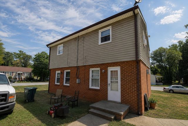 2020, 2022 Courtland RD NE, Roanoke, VA 24012