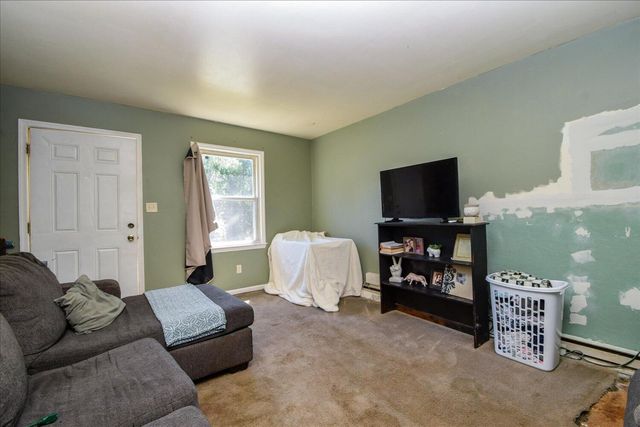 2020, 2022 Courtland RD NE, Roanoke, VA 24012